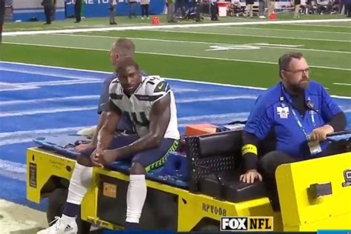 DK Metcalf, Lamar Jackson and other NFL players who couldn't hold their bathroom breaks until halftime