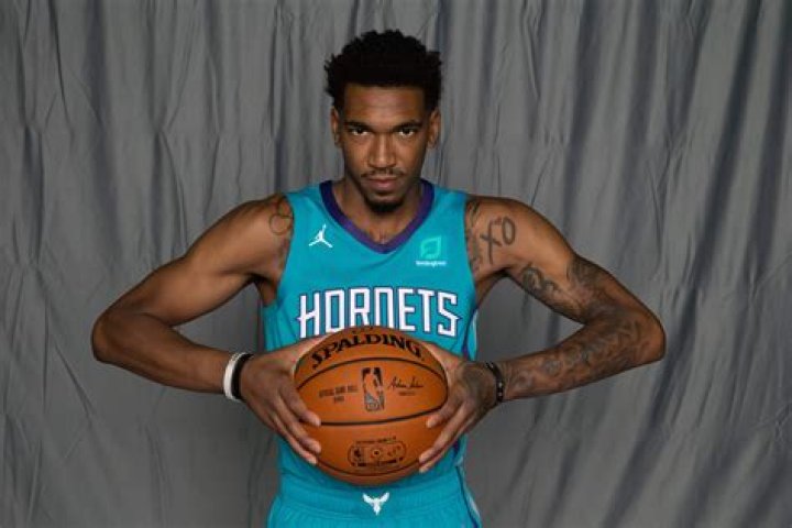Dogs make everything better: How keeping Bear from peeing on the floor has improved Malik Monk