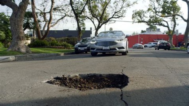 Domino's fixes potholes in Ga. town to keep pizza disasters to a minimum
