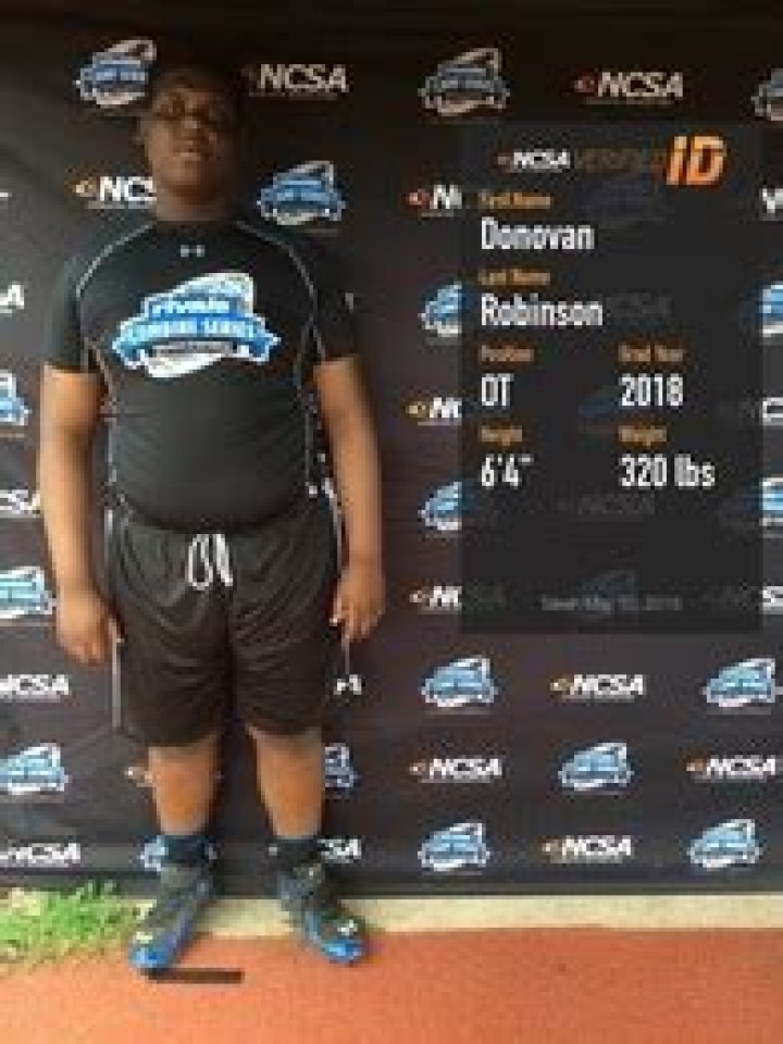 Donovan Robinson's Football Recruiting Profile