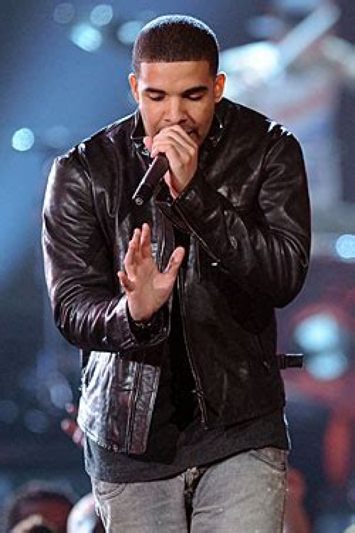 Drake Now Taking Suggestions on Whom He Should Sleep With