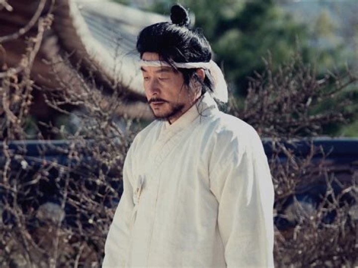 Drama Review: Rebel Thief a.k.a Robin Hood Steals Hearts Not Goods: Still Photos Unveil A Gripping Action Is Ahead