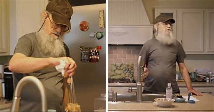 Duck Dynasty’s Uncle Si Finally Reveals His Secret Tea Recipe
