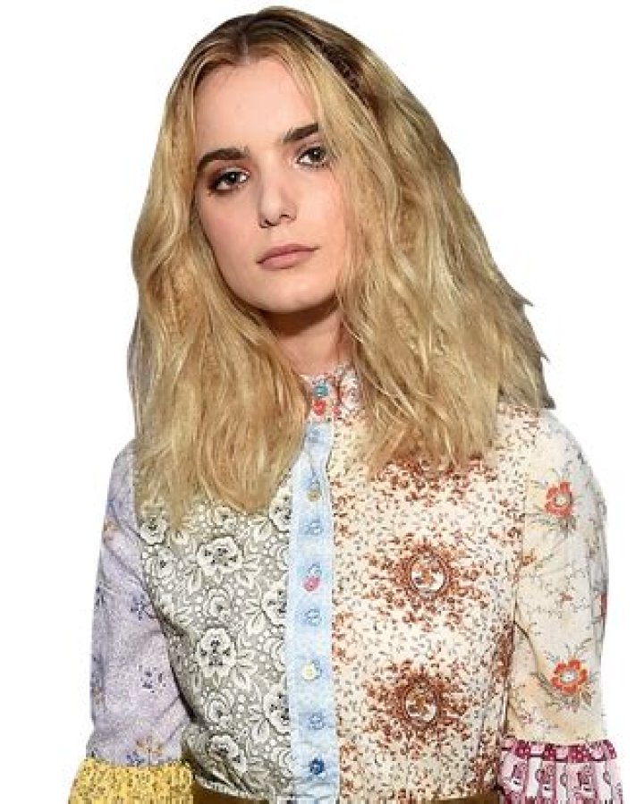 Dylan Gelula Chased People Down to Get Her Role in Support the Girls