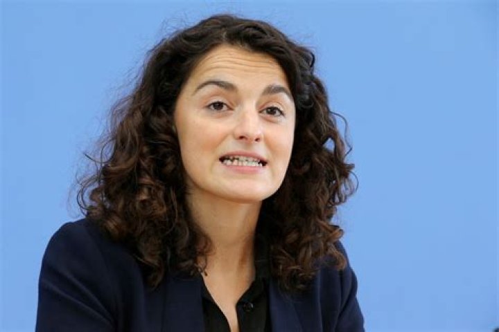 Esra Küçük geht vom Gorki zur Allianz Kulturstiftung