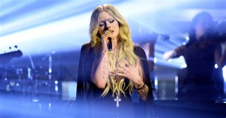 Exploring Avril Lavigne's Son: A Deep Dive Into Her Life As A Mother
