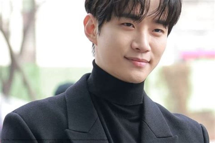 Exploring Lee Jun-ho's Relationships: A Dive Into The Heart Of A Star