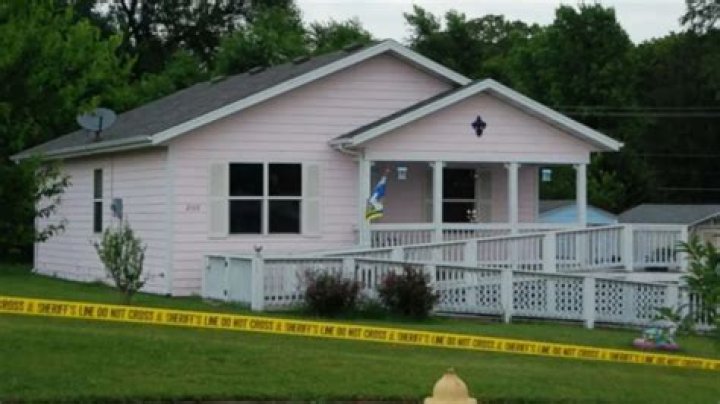 Exploring The Dee Dee Murder Crime Scene Photos: A Closer Look At A Gripping Case
