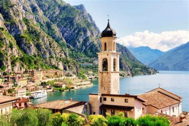 exploring the two Italian lakes