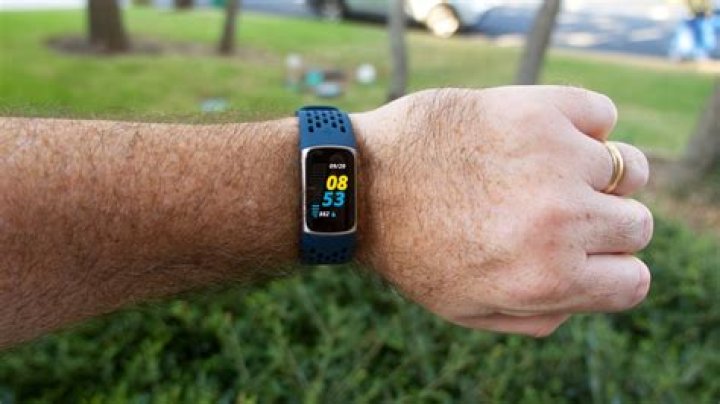 Fitbit Charge 5 vs. Luxe: Which should you buy?