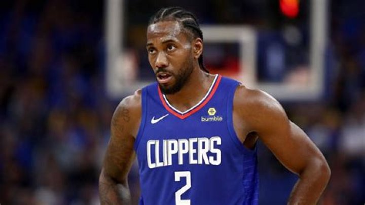 Fitter than ever, Kawhi Leonard impresses with his physicality!