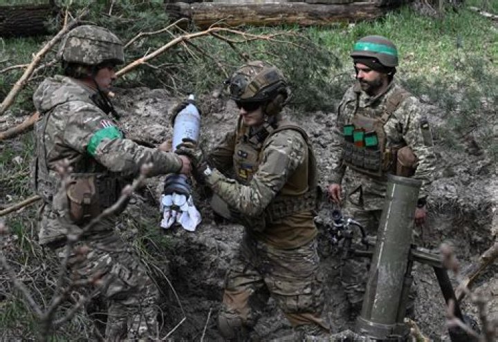 Former US President Clinton suggested Russia would not have invaded Ukraine if Kyiv still had nuclear weapons