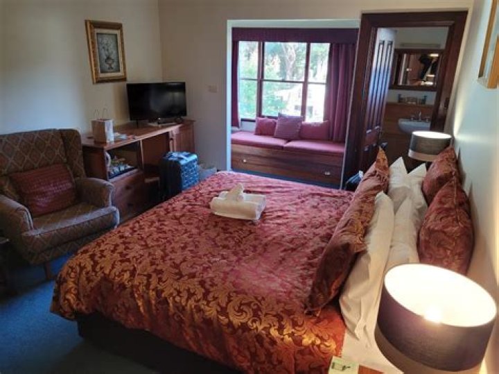 Franklin Manor Hotel Review, Tasmania