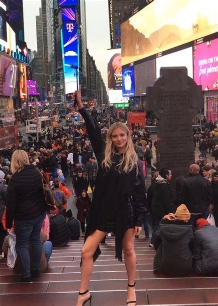 Freya Allan Height, Net Worth, Age, Boyfriend, Instagram, Bio| Stark Times