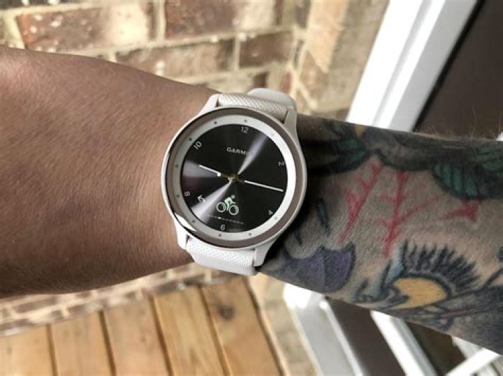 Garmin Vivomove Sport vs. Vivomove Style