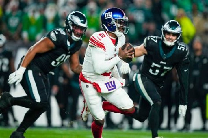 Giants' Tommy DeVito Benched for Tyrod Taylor After 1st Half Struggles vs. Eagles | News, Scores, Highlights, Stats, and Rumors
