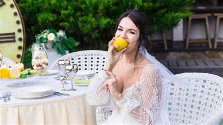 Guest Calls Out Bride And Groom For Their Off-Putting Reception Menu