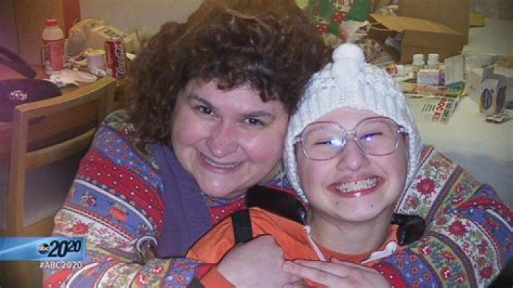 Gypsy Rose Mom Photos: Exploring The Complex Relationship And Its Impact