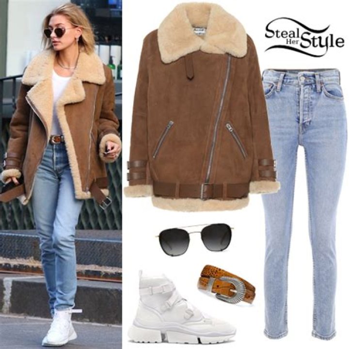 Hailey Baldwin Clothes & Outfits | Page 3 of 41 | Steal Her Style