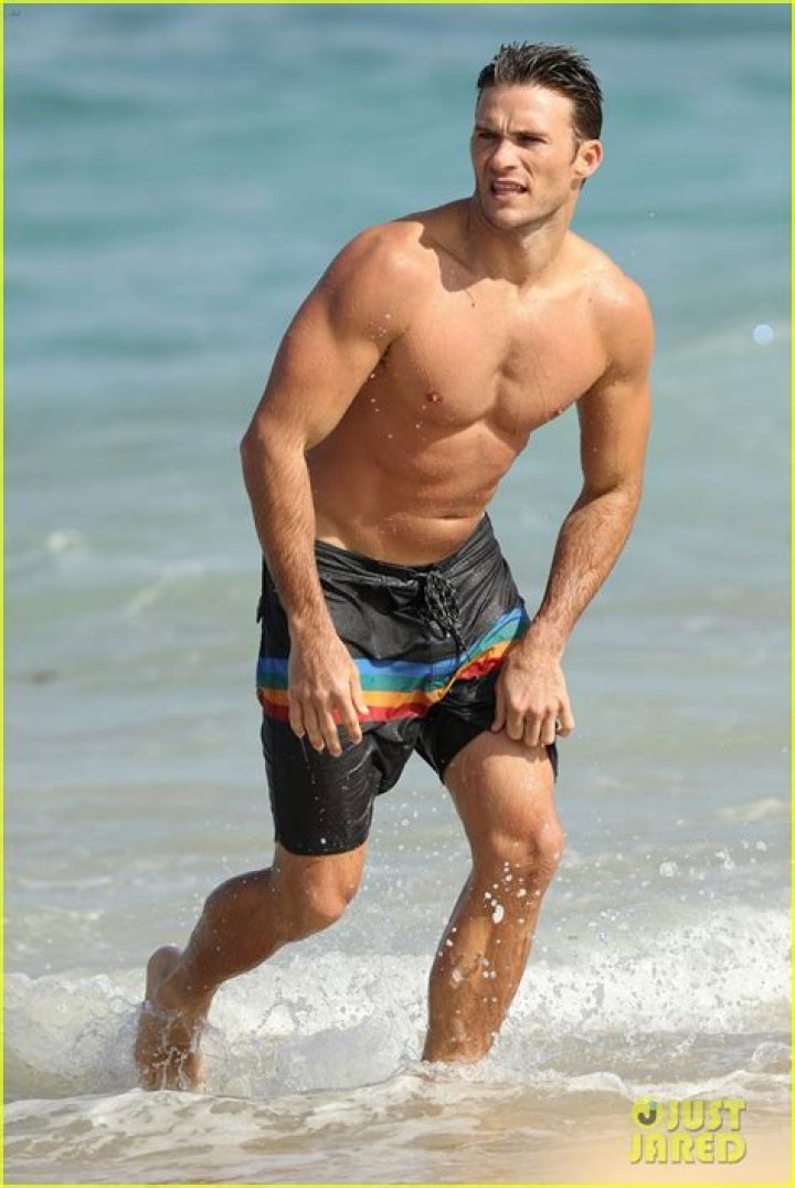 Hot! Scott Eastwood Poses Half Naked For A Magazine [PHOTO GALLERY]