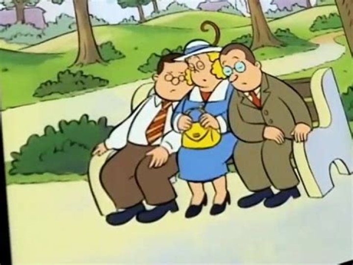 How do you play pirates with Little Lulu?
