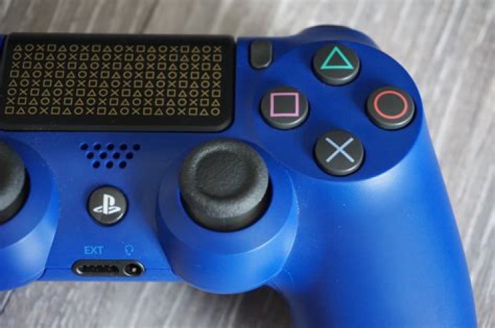 How to fix a flashing white PS4 controller