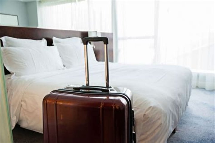 How To Identify If A Hotel Mirror Is Two-way Or Not?