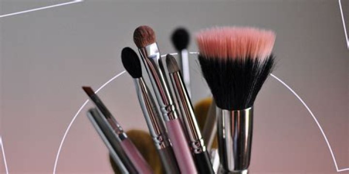 How to Use Every Type of Makeup Brush