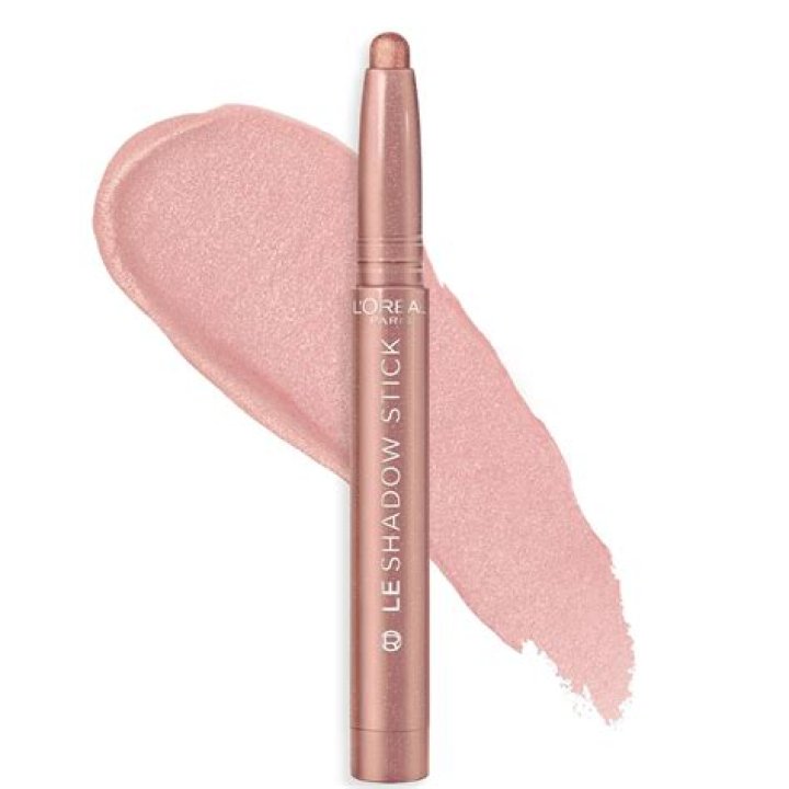 I Can Do My Makeup in 5 Seconds With This Crease-Resistant Eyeshadow Stick