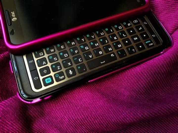 I miss Android phones with physical keyboards (and you should too)
