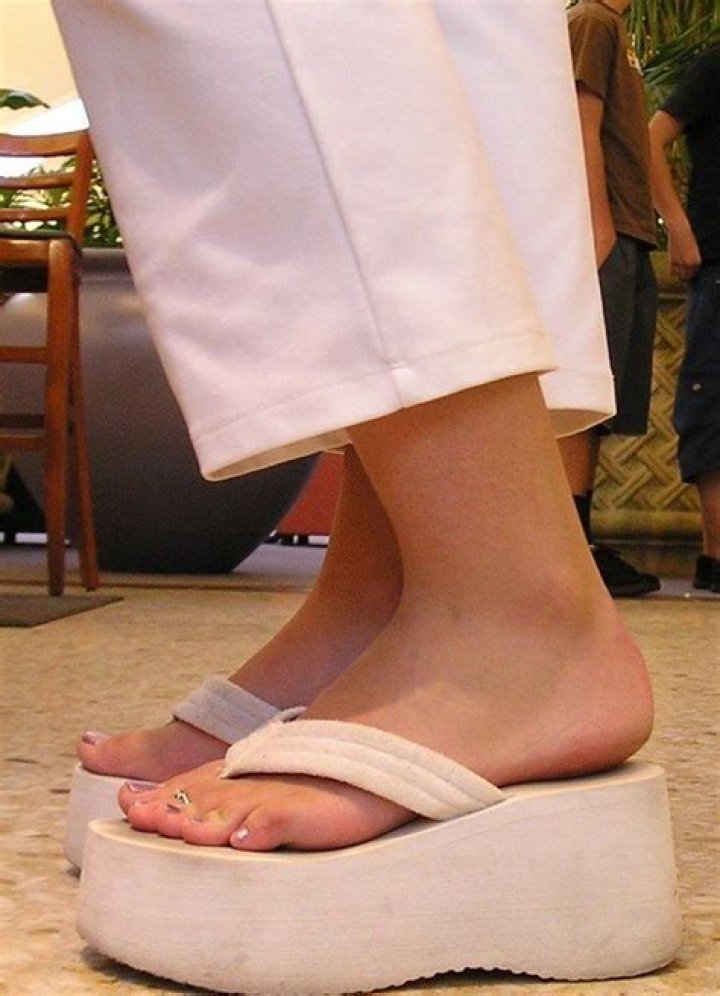 I Wore Platform Flip-Flops in the 2000s, and Now I’m Buying This $20 Pair
