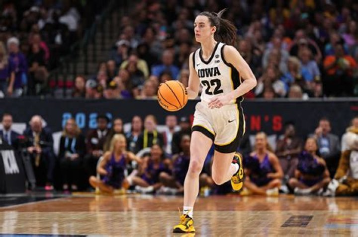 Iowa's Caitlin Clark Wins 2024 Naismith Women's College Player of the Year Award | News, Scores, Highlights, Stats, and Rumors