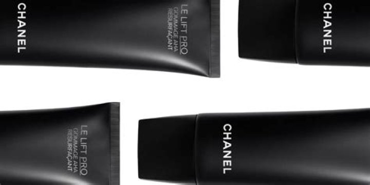 Is Chanel’s $220 Exfoliating Skin Peel Worth It? I Put It to the Test