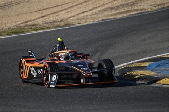 Is Formula E faster than F1?