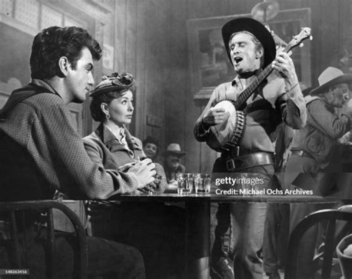 Jeanne Crain and Kirk Douglas