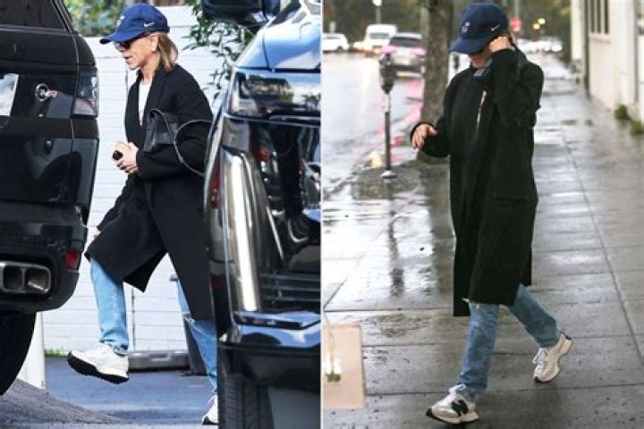 Jennifer Aniston Just Wore New Balance Sneakers