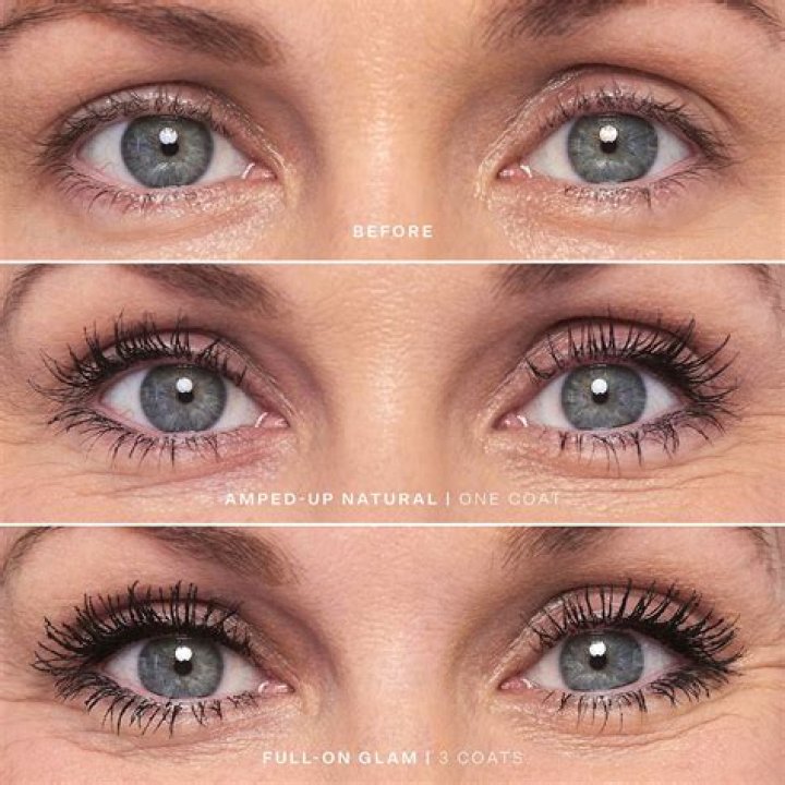 Jennifer Lopez and My 71-Year-Old Mom Use This Volumizing Mascara