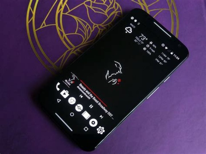 Join the Dark Side with these awesome AMOLED-friendly wallpapers
