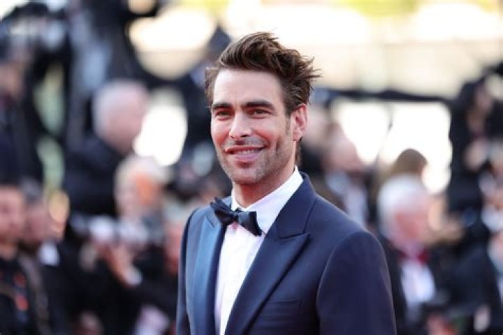 Jon Kortajarena Biography, Age, Height, Family, Net Worth