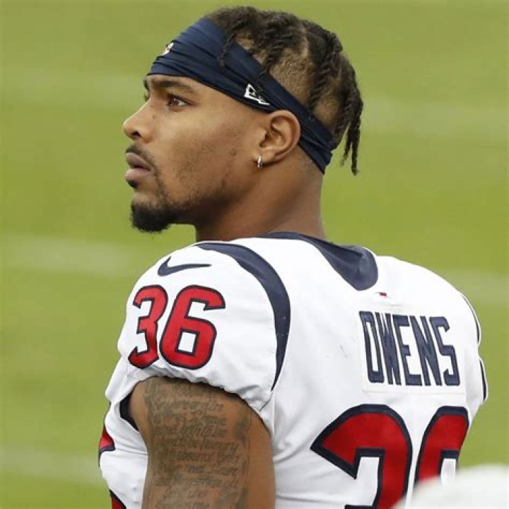 Jonathan Owens Salary History: A Comprehensive Overview
