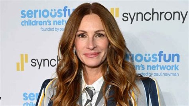Julia Roberts Recently Discovered That She's Related to Another Famous Actor