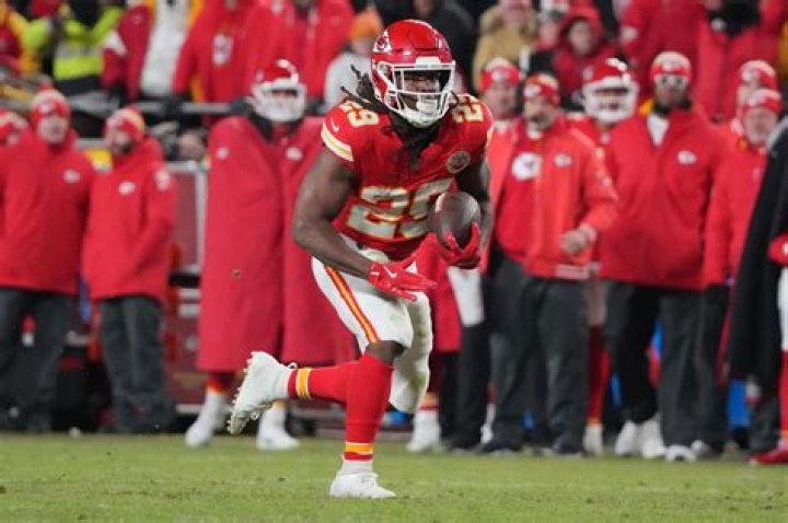Kareem Hunt or Darrell Henderson?