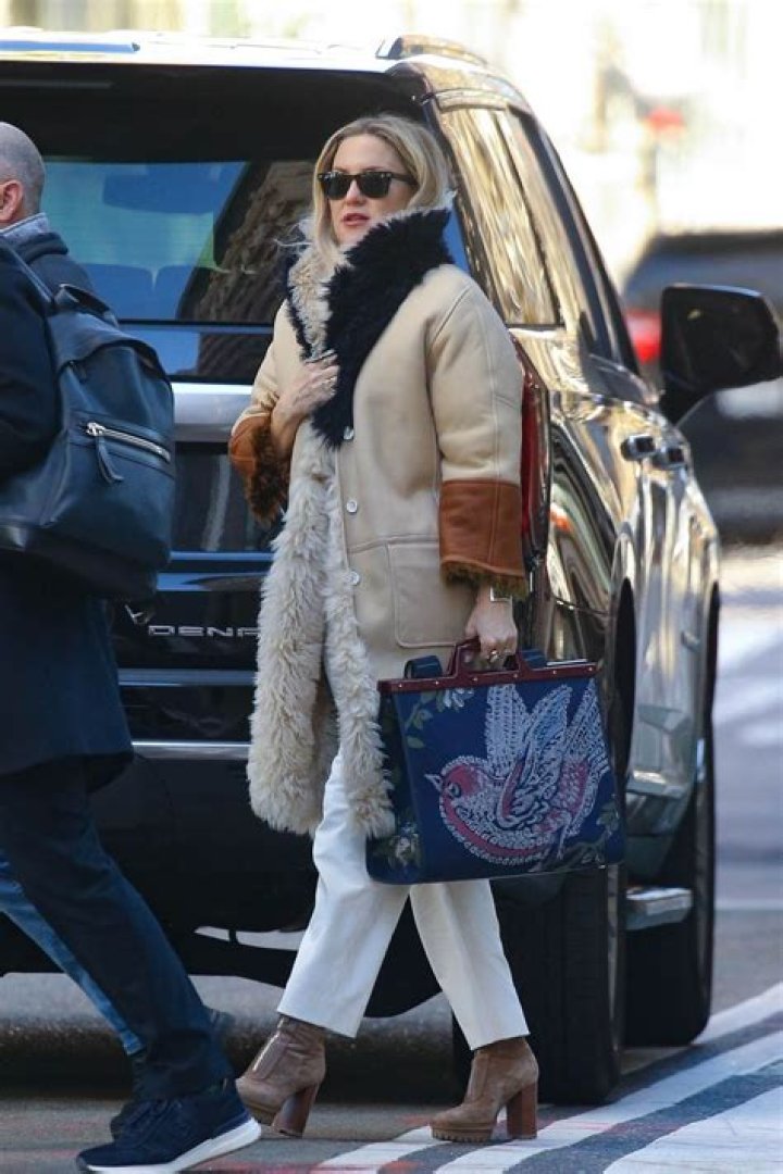 Kate Hudson’s Practical Yet Stylish Boots Included a Genius Detail