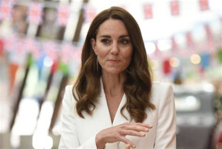 Kate Middleton Wore a Classic White Coat Dress to G-7 Reception