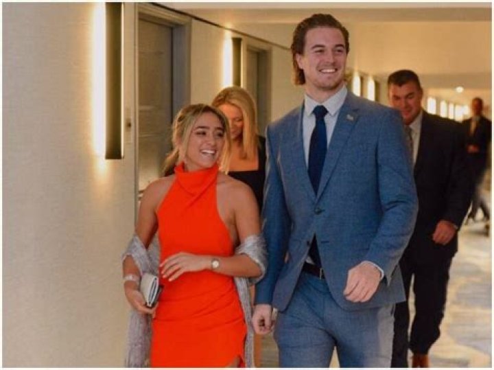 Kenny Pickett Biography, Age, Height, Girlfriend, Net Worth