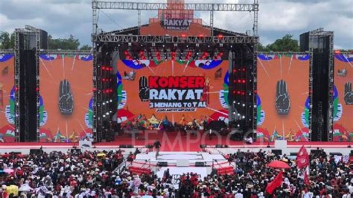 Kericuhan Massa Terjadi Saat Megawati Pidato di Hajatan Rakyat Ganjar-Mahfud