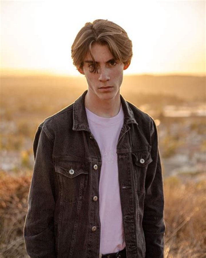 Kevin Perry Biography, Wiki, Age, Height, Family, Career