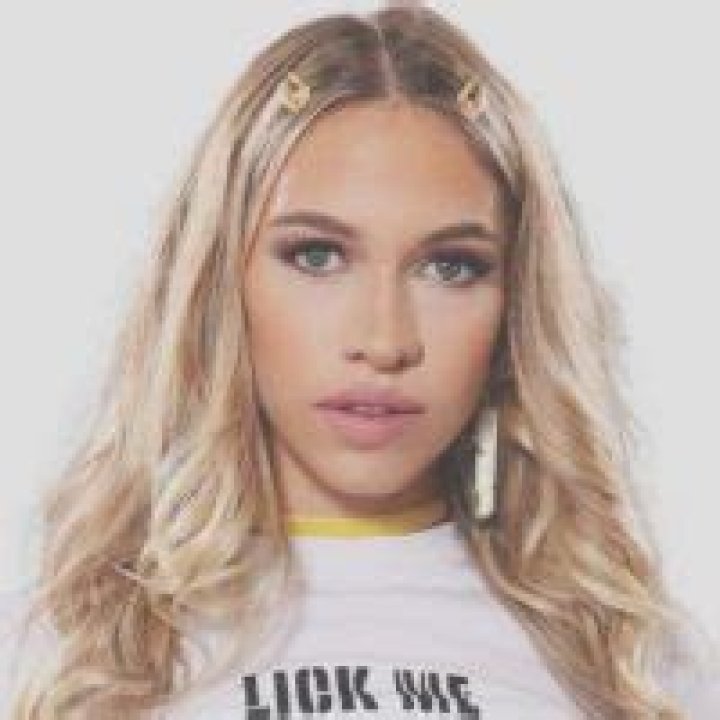 Khloe Kapri Biography, Height, Family, Wiki & More