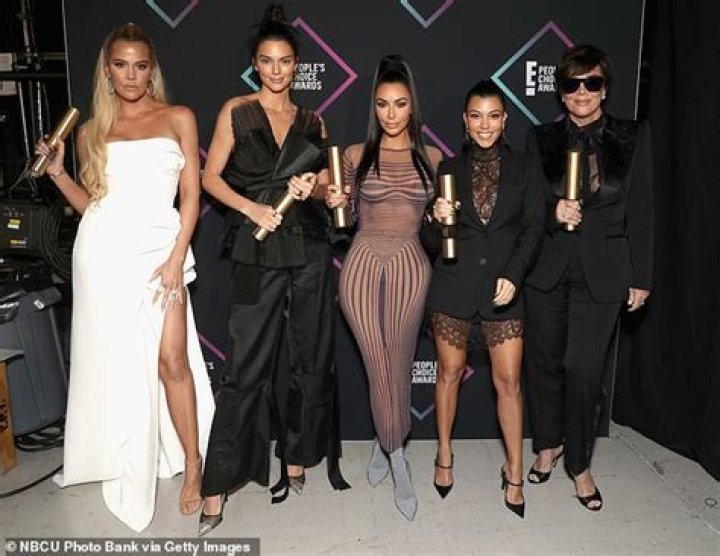  Khloé roasts Kris Jenner for being so rich and ‘forgetting’ $1.6m Beverly Hills condo Thu 22 September 2022 12:14 Yasmine Leung 