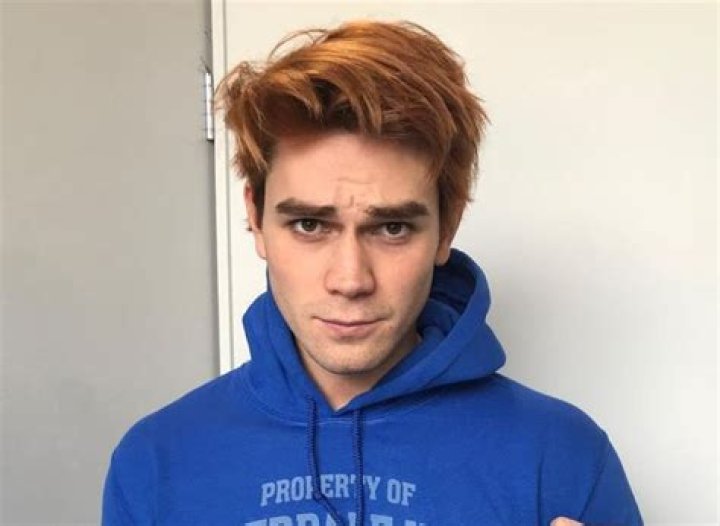 KJ Apa Biography, Wiki, Age, Height, Family, Net Worth